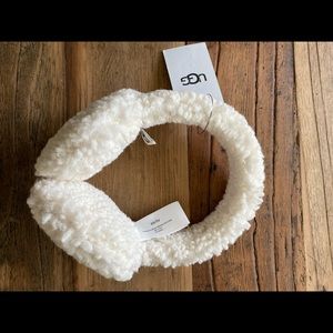 NWT - UGG earmuffs